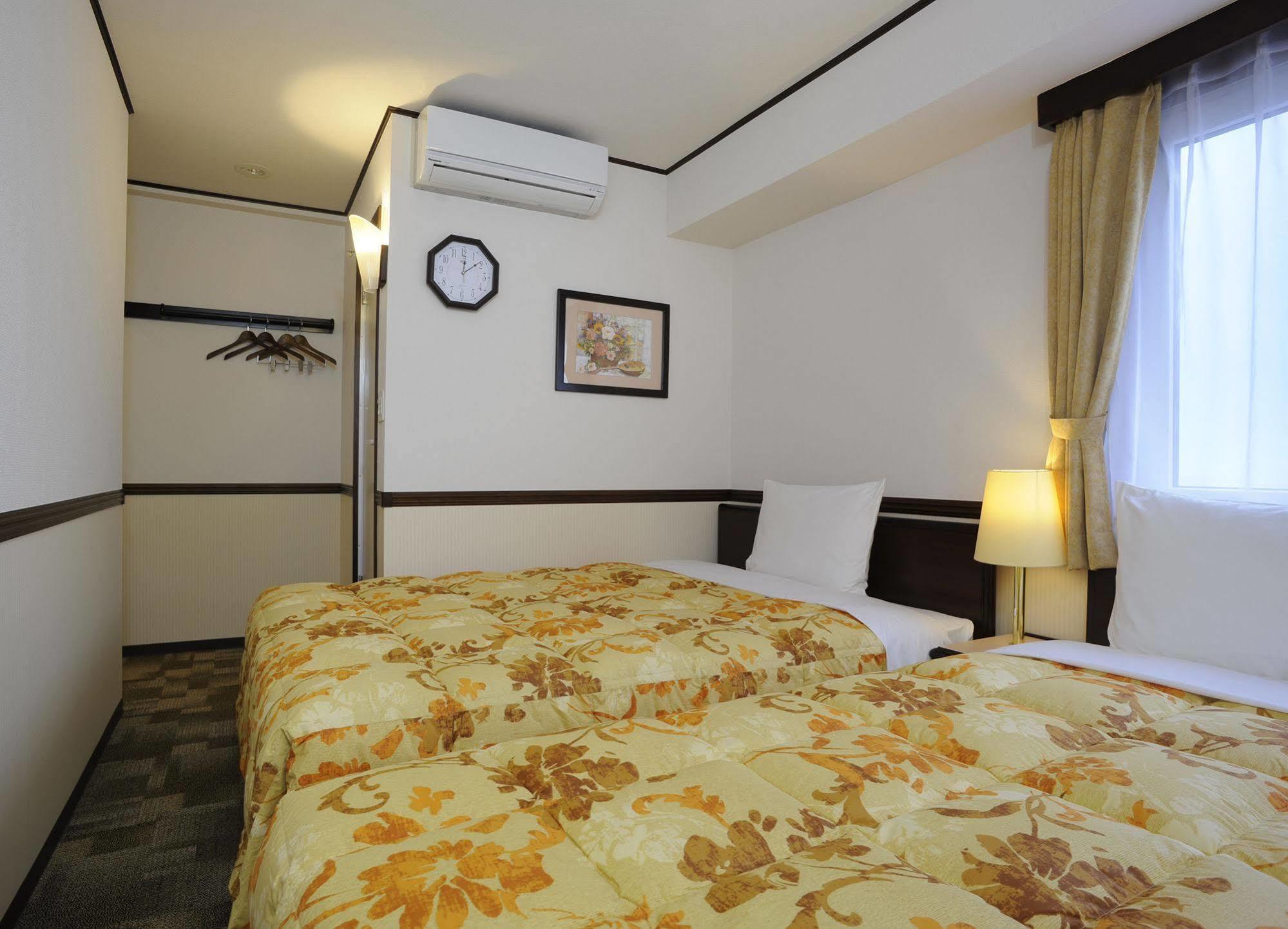 Toyoko Inn Shin-Yamaguchi-Eki Shinkansen-Guchi Екстериор снимка
